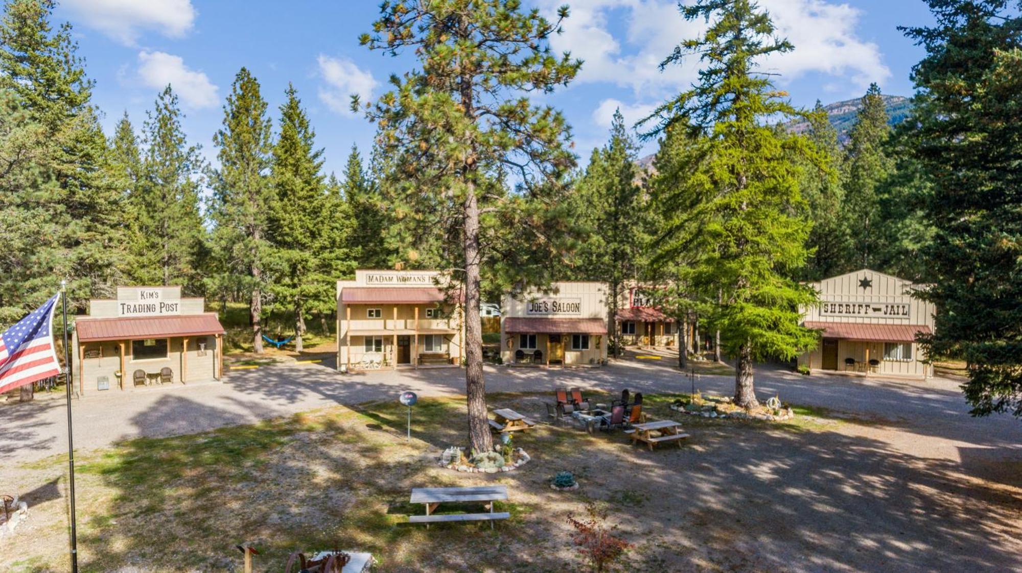 Fort Williamson Glacier Vacation Rentals Columbia Falls Exterior foto