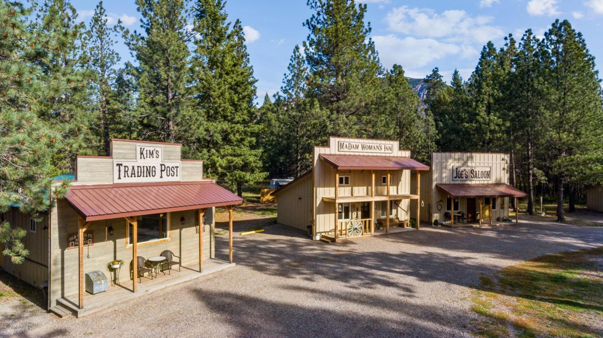 Fort Williamson Glacier Vacation Rentals Columbia Falls Exterior foto